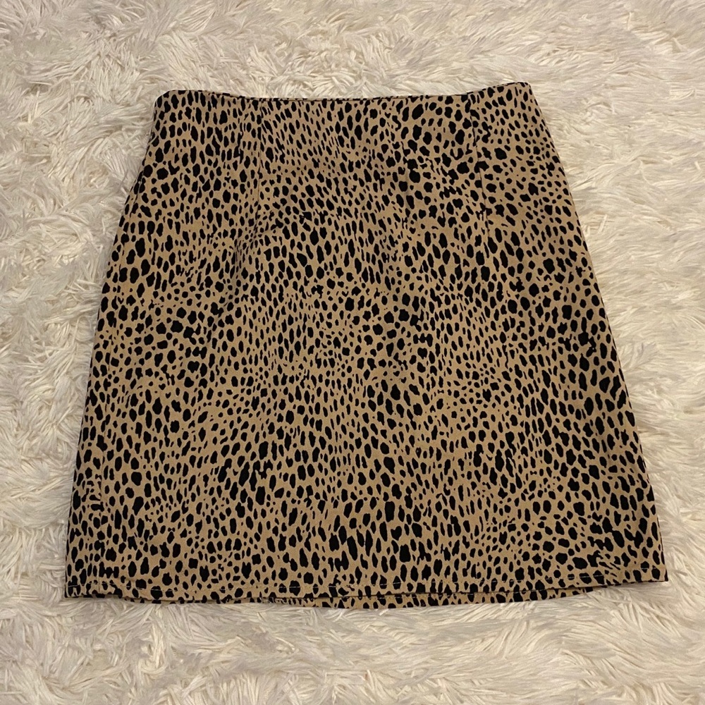 Brandy Melville leopard print skirt
